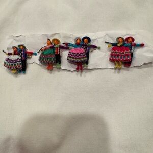 Lot 4 Miniature knitted Pin Worry Dolls
Peruvian Inca traditional handcrafted